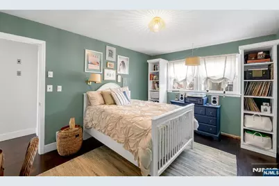 490 Albert Place, New Milford, NJ 07646 - Photo 24