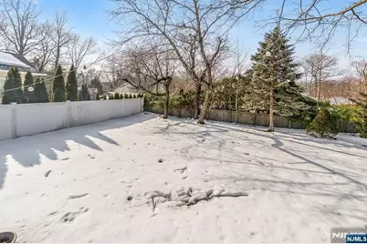 490 Albert Place, New Milford, NJ 07646 - Photo 44