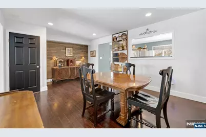 490 Albert Place, New Milford, NJ 07646 - Photo 8