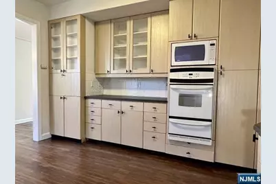 695 Palisade Avenue, Cliffside Park, NJ 07010 - Photo 14