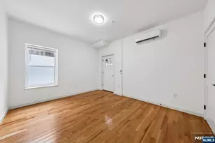 52 James Street 1, Newark, NJ 07102 - Photo 16