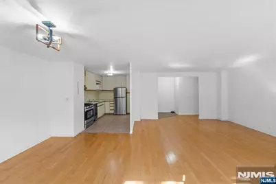 2348 Linwood Avenue 1K #1K, Fort Lee, NJ 07024 - Photo 6