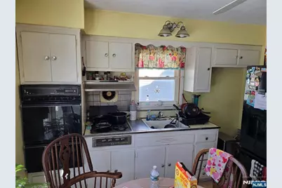 127 Glenwild Avenue, Bloomingdale, NJ 07403 - Photo 4