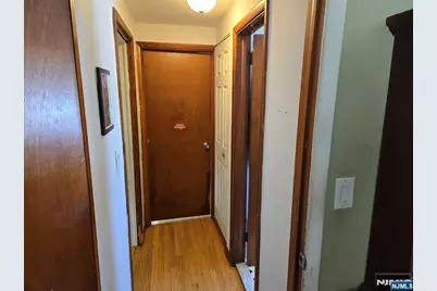 127 Glenwild Avenue, Bloomingdale, NJ 07403 - Photo 10