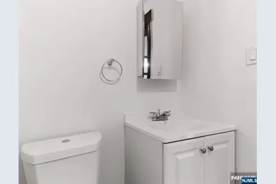 428 Lawton Avenue, Cliffside Park, NJ 07010 - Photo 18