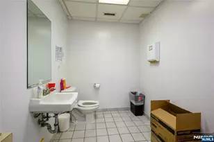 307 W Pleasantview Ave, Hackensack, NJ 07601 - Photo 18