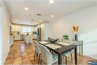 36 Yellow Brick Road, Wayne, NJ 07470 - Photo 8