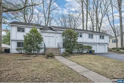 36 Yellow Brick Road, Wayne, NJ 07470 - Photo 2