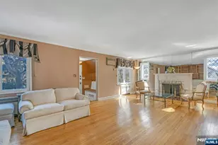 1 Grange Ct, Teaneck Township, NJ 07666 - Photo 4