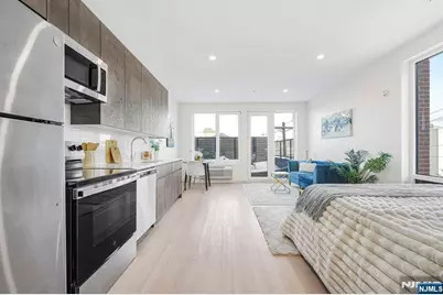 1 Mallory 203 #203, Jersey City, NJ 07305 - Photo 2