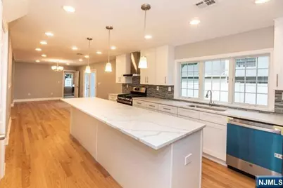 125 Arcola Avenue, Paramus, NJ 07652 - Photo 8