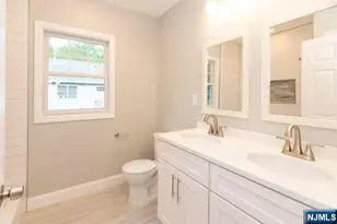 125 Arcola Ave, Paramus, NJ 07652 - Photo 28