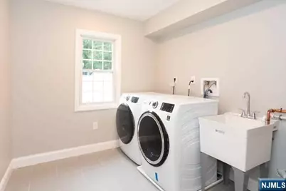 125 Arcola Avenue, Paramus, NJ 07652 - Photo 14