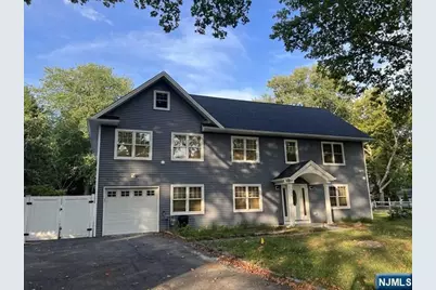 125 Arcola Avenue, Paramus, NJ 07652 - Photo 2