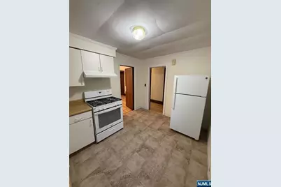 221 Everett Place, Englewood, NJ 07631 - Photo 4