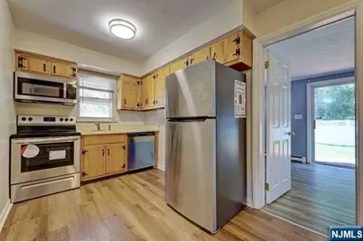 15-47 Elmary Place, Fair Lawn, NJ 07410 - Photo 8