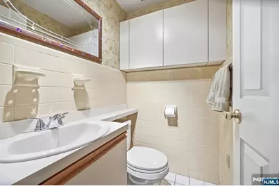 17 Pascack Road, Park Ridge, NJ 07656 - Photo 32