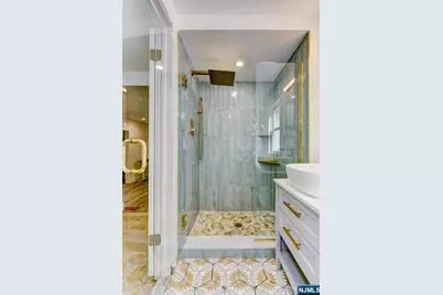 204 Gilbert Avenue, Elmwood Park, NJ 07407 - Photo 36