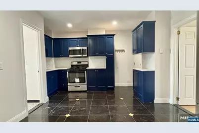 17 Cleveland Avenue 3 #3, Harrison, NJ 07029 - Photo 2