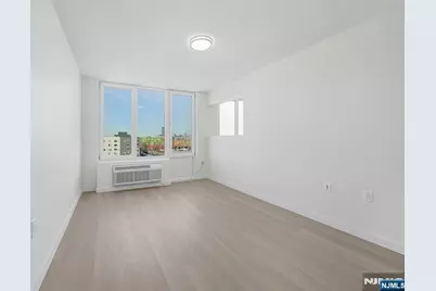 1 Mallory 506 #506, Jersey City, NJ 07305 - Photo 18