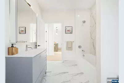 1 Mallory 506 #506, Jersey City, NJ 07305 - Photo 2