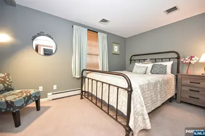 84 W Midland Avenue, Paramus, NJ 07652 - Photo 26