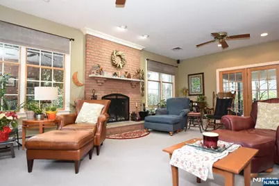 84 W Midland Avenue, Paramus, NJ 07652 - Photo 18