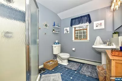 84 W Midland Avenue, Paramus, NJ 07652 - Photo 24