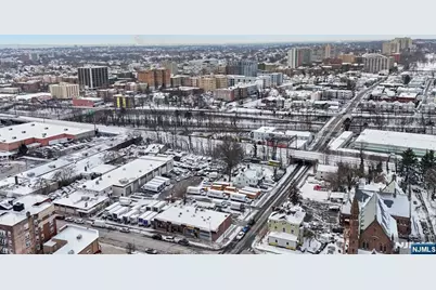 27 Oakwood Avenue, Orange, NJ 07050 - Photo 10