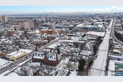 27 Oakwood Avenue, Orange, NJ 07050 - Photo 8