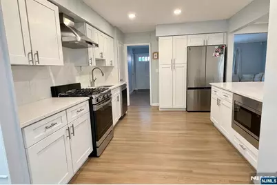 362 Shea Drive, New Milford, NJ 07646 - Photo 4