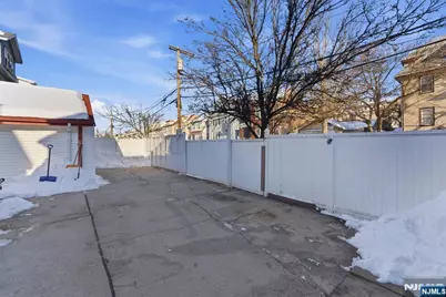 407 3rd Avenue, Newark, NJ 07107 - Photo 22