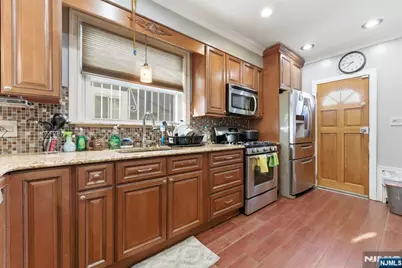 407 3rd Avenue, Newark, NJ 07107 - Photo 8