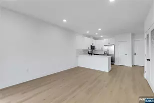 255 Ridge Road 303, Lyndhurst Township, NJ 07071 - Photo 10