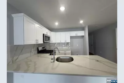 29 Isabella Avenue 1st Fl #1st Fl, Newark, NJ 07106 - Photo 6