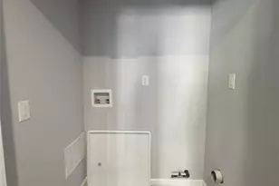 29 Isabella Ave 2nd Fl, Newark, NJ 07106 - Photo 2