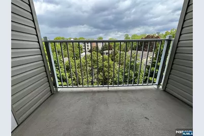 523 Bushes Lane 523 #523, Elmwood Park, NJ 07407 - Photo 10