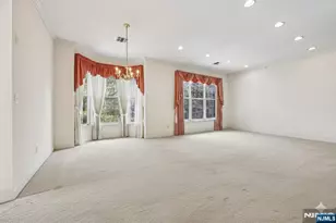 109 Four Seasons Dr 109, Wayne, NJ 07470 - Photo 8