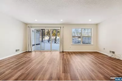 1075 Ash Drive, Mahwah, NJ 07430 - Photo 4