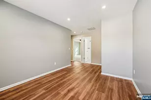 1075 Ash Dr, Mahwah, NJ 07430 - Photo 18