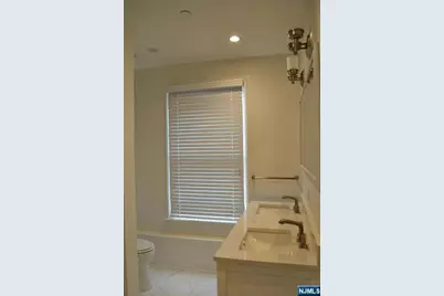 201-205 Franklin Avenue 201C #201C, Midland Park, NJ 07432 - Photo 8