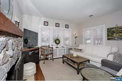 2 Maysenger Road, Mahwah, NJ 07430 - Photo 4