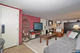 2 Maysenger Rd, Mahwah, NJ 07430 - Photo 32