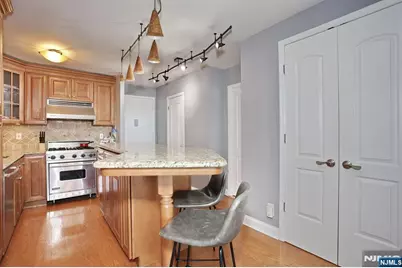 277 Prospect Avenue 18H #18H, Hackensack, NJ 07601 - Photo 10