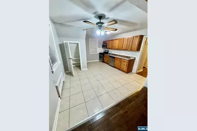 373 Floral Lane, Saddle Brook Township, NJ 07663 - Photo 4