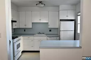 41 Elmwood Terrace 41, Elmwood Park, NJ 07407 - Photo 14