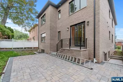 211 Warwick Avenue 1 #1, Fort Lee, NJ 07024 - Photo 38