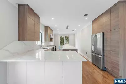 211 Warwick Avenue 1 #1, Fort Lee, NJ 07024 - Photo 14