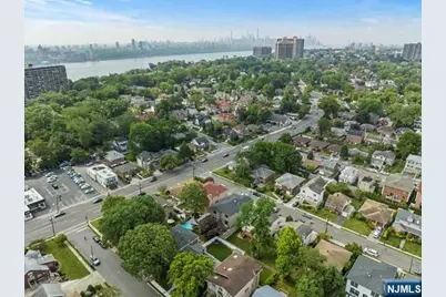 211 Warwick Avenue 1 #1, Fort Lee, NJ 07024 - Photo 42