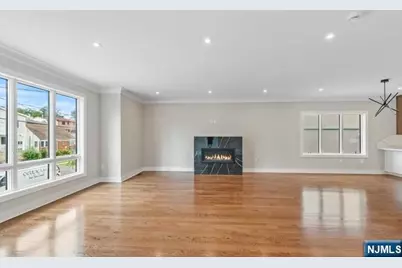 211 Warwick Avenue 1 #1, Fort Lee, NJ 07024 - Photo 6